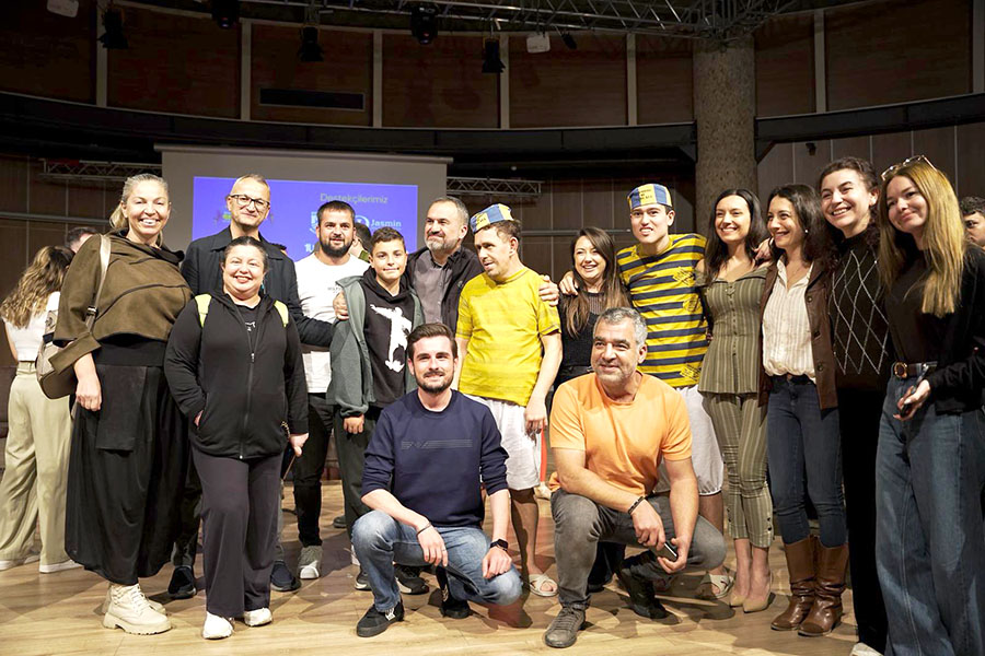 “Otizm Bestiz Sahne” Bodrum’da sahnelendi