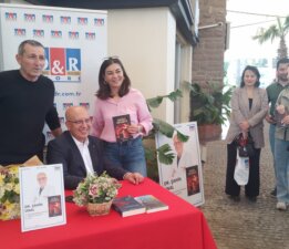 Yazar Dr. Şahin Ünal, imza gününde okurları ile buluştu