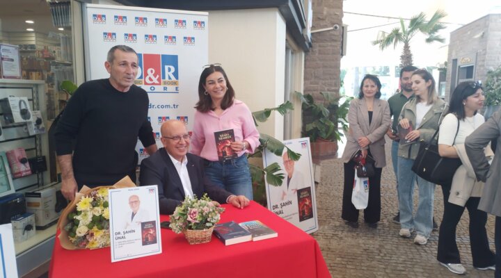 Yazar Dr. Şahin Ünal, imza gününde okurları ile buluştu