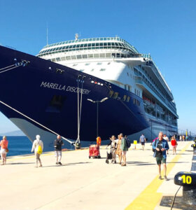 Denizden 1752 turist ilçeye ayak bastı