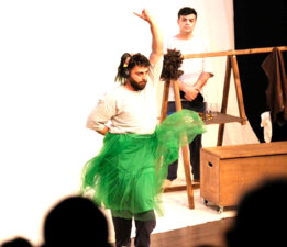 Bodrum’da Perde “Cambazın Cenazesi” ile Kapandı