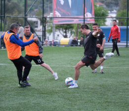 Çiftlik Halı Saha Tesisleri Vatandaşların Kullanımına Açıldı