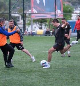 Çiftlik Halı Saha Tesisleri Vatandaşların Kullanımına Açıldı