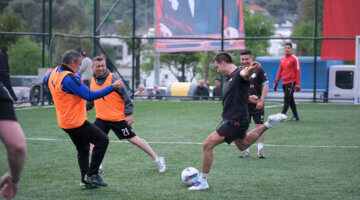 Çiftlik Halı Saha Tesisleri Vatandaşların Kullanımına Açıldı