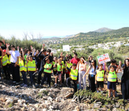 Yanan Ormana 300 Öğrenciden Umut