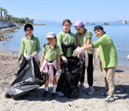 Turgutreis’te “Marine Litter Watch” temizliği