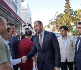 AK Parti Bodrum’da partililer bayramlaştı