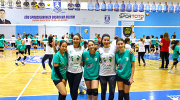 Anne-Kız Voleybol Şenliği ilgi gördü