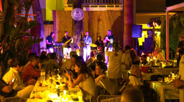 Lago, 2026 sezonunu 200 misafir ve Yorgo Kertis’in Greek Night sahnesiyle açtı