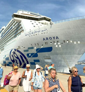 “Aroya” 2 bin 59 yolcu ile Bodrum’da