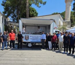 Polis meslektaşı olan ağabeyi için lokma döktürdü