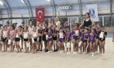 Her Yaşta Cimnastikçilerden Unutulmaz Yıl Sonu Gösterisi