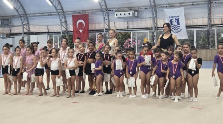 Her Yaşta Cimnastikçilerden Unutulmaz Yıl Sonu Gösterisi