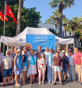 İyi Parti Bodrum’dan vatandaşa aşure ikramı