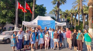 İyi Parti Bodrum’dan vatandaşa aşure ikramı