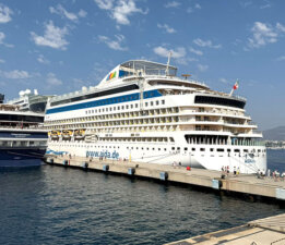 Bodrum’a 2 gemi 2 bin 746 yolcu ile geldi