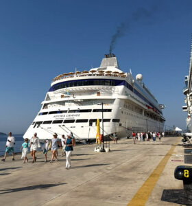 Bodrum’a iki gemi birden geldi