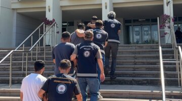 Göçmen kaçakçılığı operasyonunda 5 tutuklama