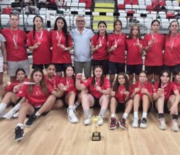 Yalıkavakspor’un gençleri Muğla’yı Türkiye kürsüsüne taşıdı