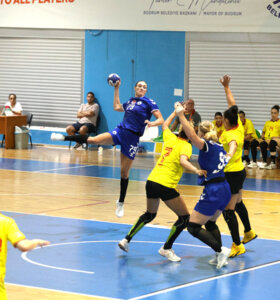 Yalıkavakspor Göztepe’yi 32-24 mağlup etti