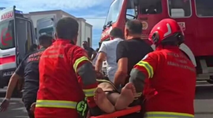 Tankerin altında sıkışan sürücü ağır yaralandı