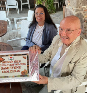 Kanun Ustası Erol Deran, Bodrum’da “tavla şampiyonu” oldu