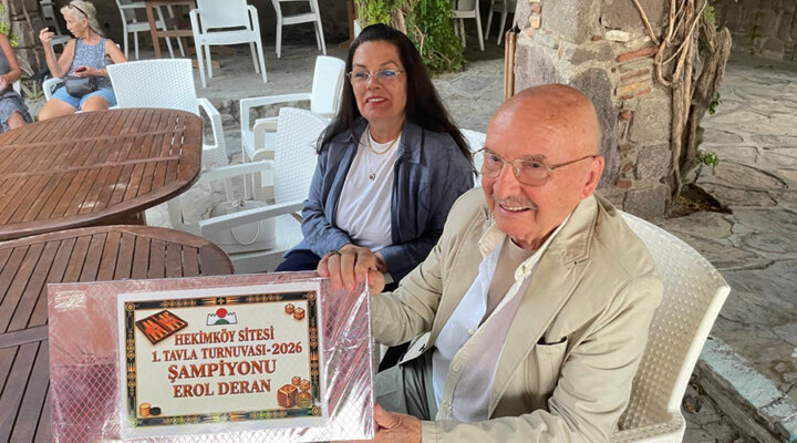 Kanun Ustası Erol Deran, Bodrum’da “tavla şampiyonu” oldu