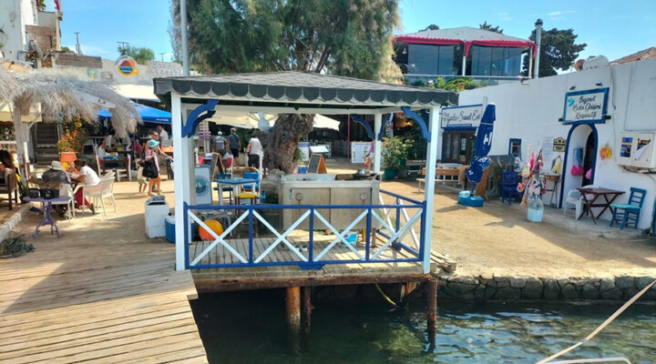 Bodrum’un cadde ve sokakları Mavi-Beyaz