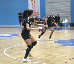 Denizin Kızları Evinde Şen: 31-27