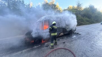 Okul Servisi Alevlere Teslim Oldu!